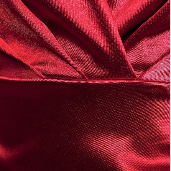 BRAND NEW Lulu’s Deep Red Plunge Drape Slit Dress with Adjustable Straps - Picture 15 of 15